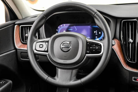 2023 Volvo XC60 B5 Plus Dark Theme