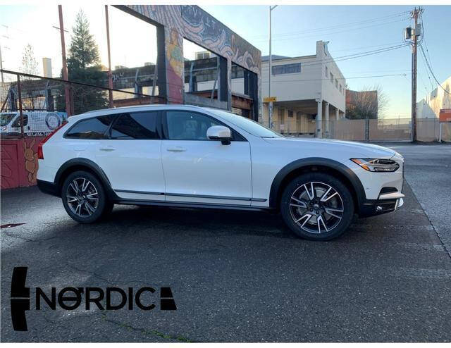 2018 Volvo V90 Cross Country T6