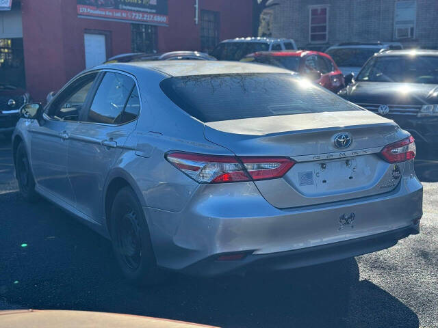 2018 Toyota Camry LE photo 4