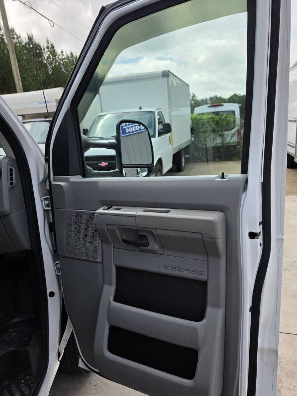 2024 Ford E-Series E-450 SD