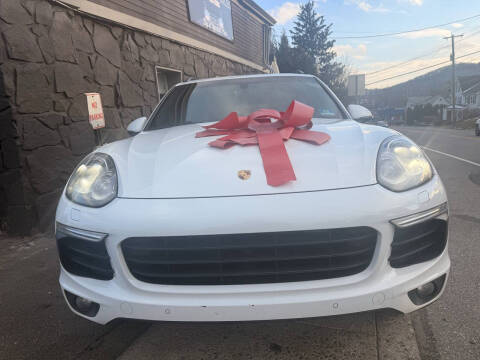 2017 Porsche Cayenne Platinum Edition