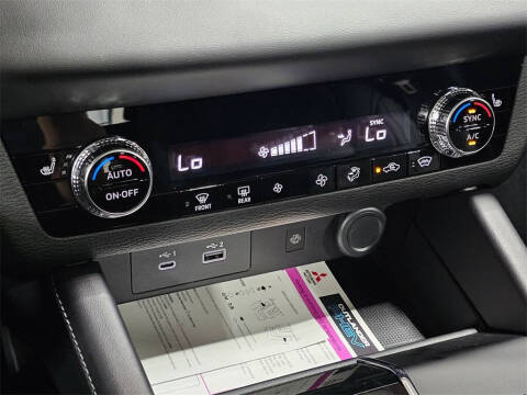 2025 Mitsubishi Outlander PHEV SE