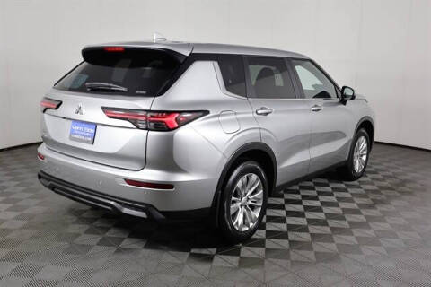 2026 Mitsubishi Outlander ES