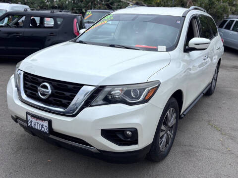 2018 Nissan Pathfinder SL