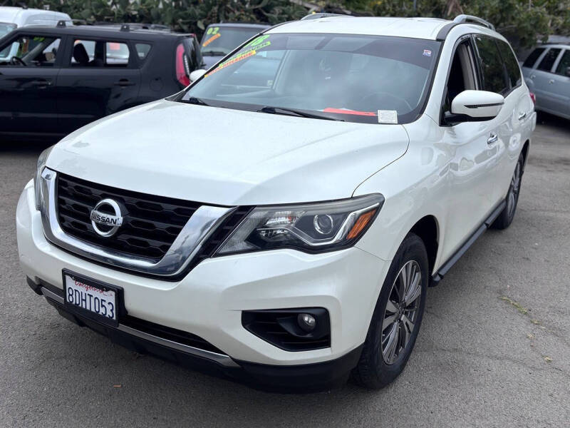 2018 Nissan Pathfinder SL