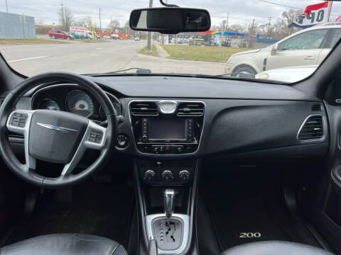 2013 Chrysler 200 Limited