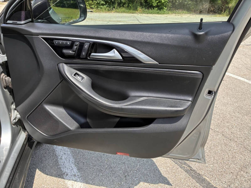 2018 Infiniti QX30 Luxury