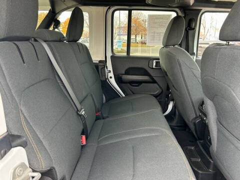 2024 Jeep Wrangler Sahara 4xe