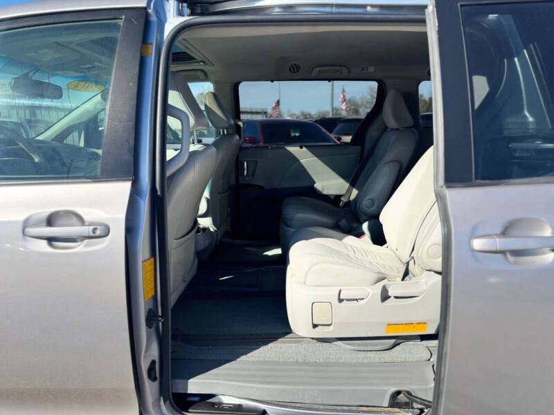 2012 Toyota Sienna