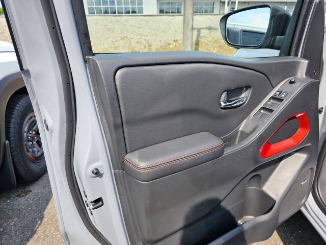 2025 Nissan Frontier PRO-4X