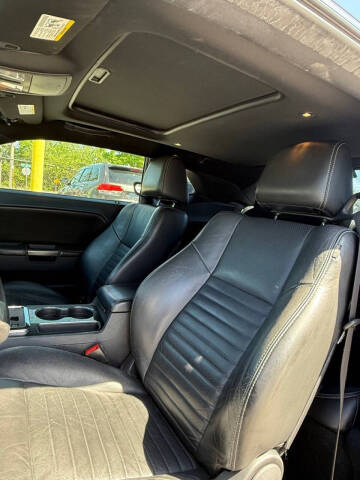 2013 Dodge Challenger SXT Plus