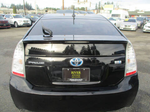 2010 Toyota Prius III