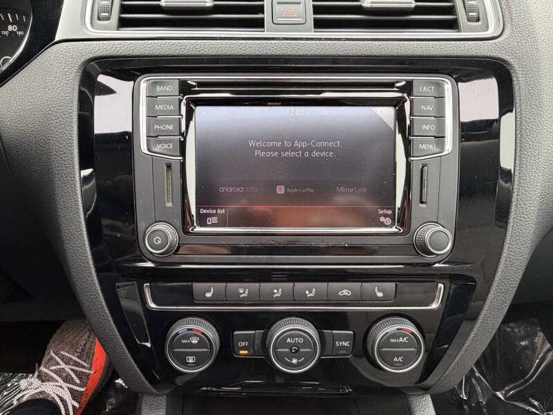 2016 Volkswagen Jetta Hybrid SEL Premium