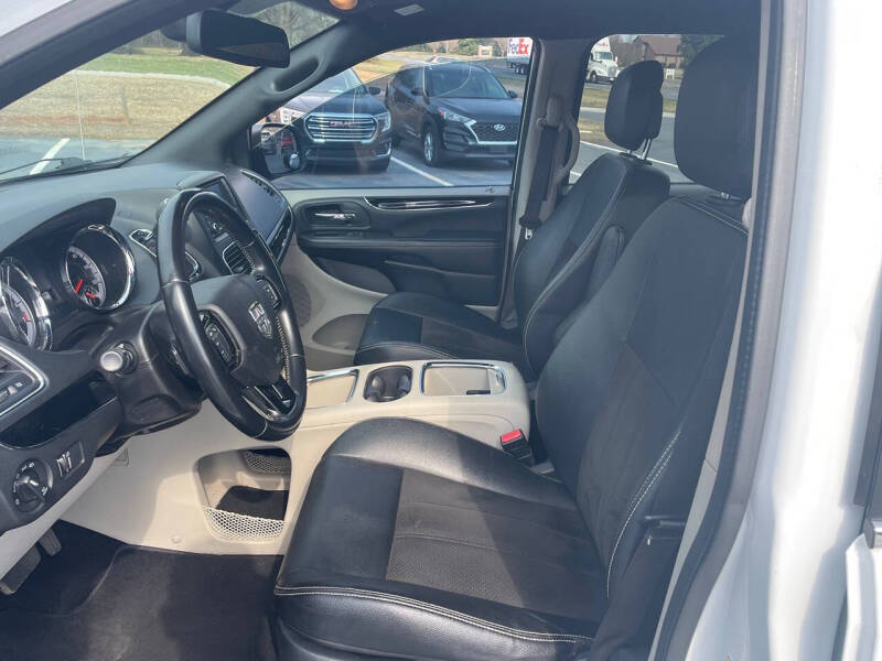 2020 Dodge Grand Caravan SXT
