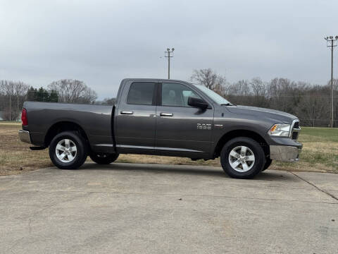 2016 RAM 1500 SLT