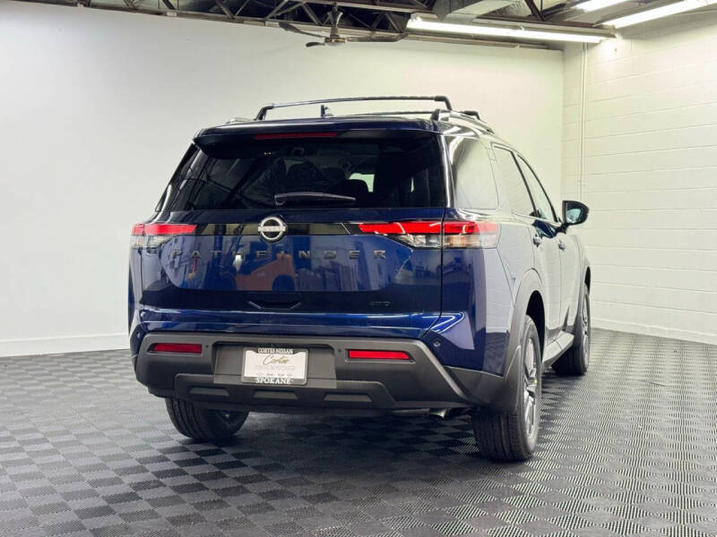 2025 Nissan Pathfinder SV