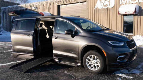 2022 Chrysler Pacifica Touring L