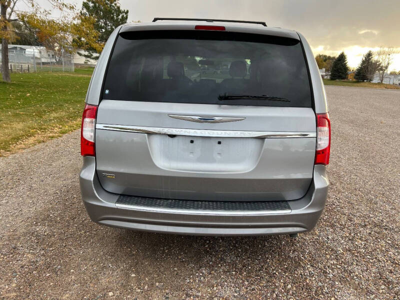 2015 Chrysler Town & Country Touring photo 4