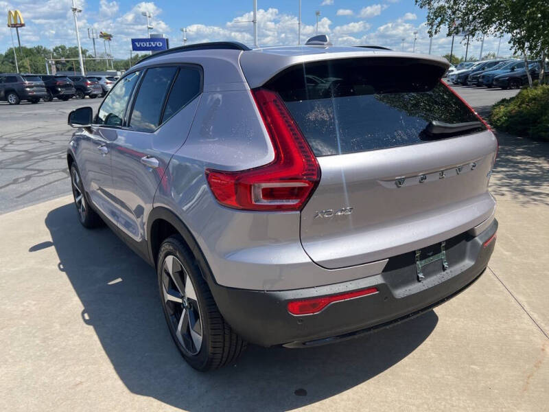 2026 Volvo XC40 B5 Core