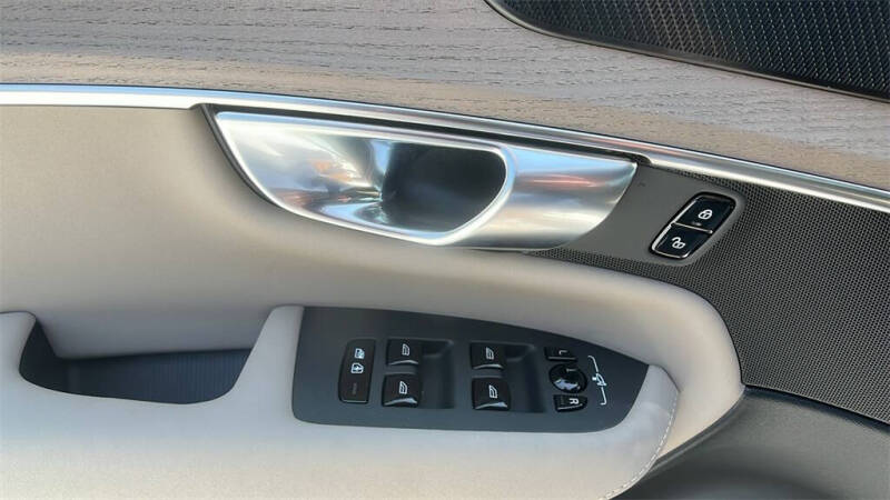 2026 Volvo XC90 B6 Plus 7P