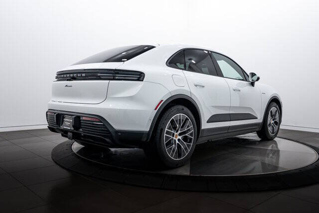 2025 Porsche Macan Electric