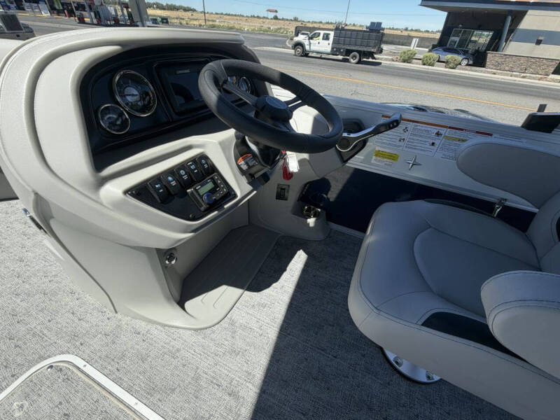 2026 Berkshire LE 24' Ultra Lounger