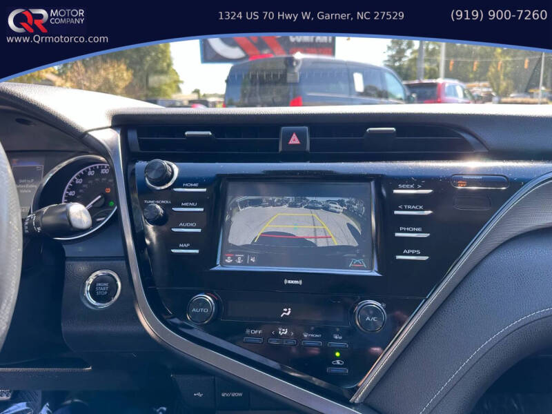 2020 Toyota Camry SE