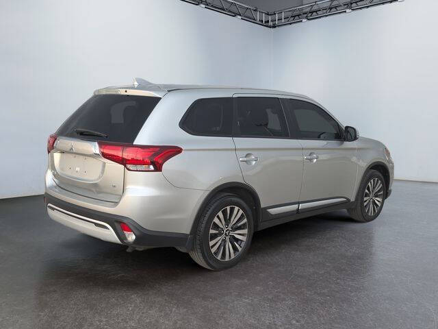 2020 Mitsubishi Outlander SE