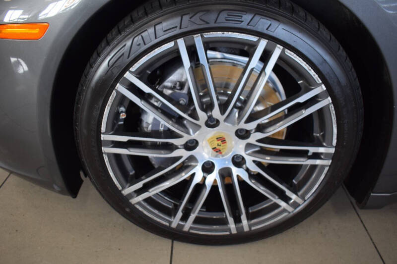 2016 Porsche Panamera Edition