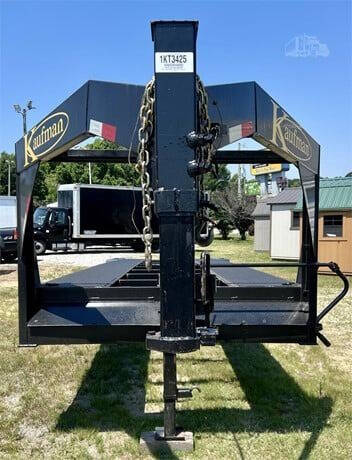 2019 Kaufman Gooseneck Car Hauler