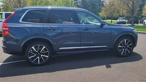 2024 Volvo XC90 B5 Plus Bright Theme