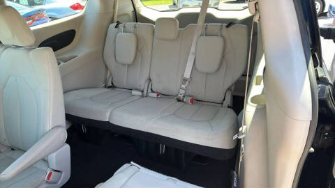 2017 Chrysler Pacifica LX