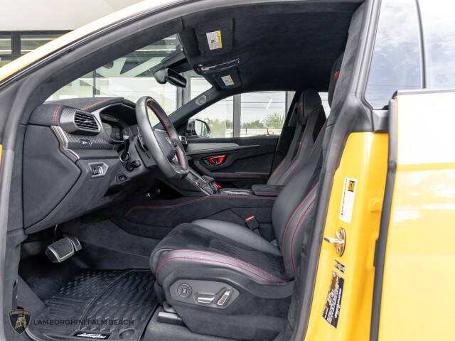 2023 Lamborghini Urus Performante