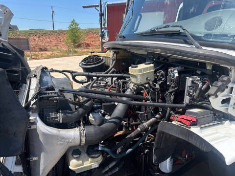 2007 Freightliner M2 106