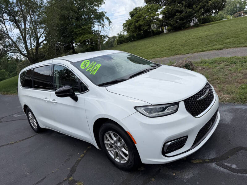 2024 Chrysler Pacifica Touring L