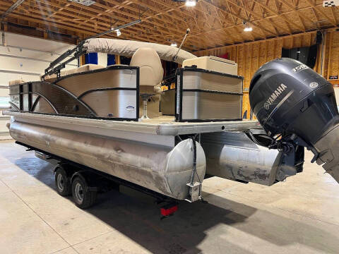 2016 Godfrey Sweetwater Premium Edition 220