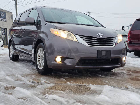 2012 Toyota Sienna XLE 8-Passenger