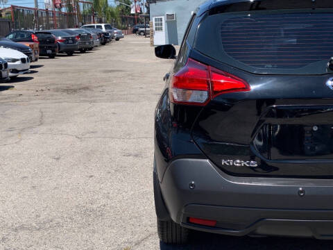 2020 Nissan Kicks S