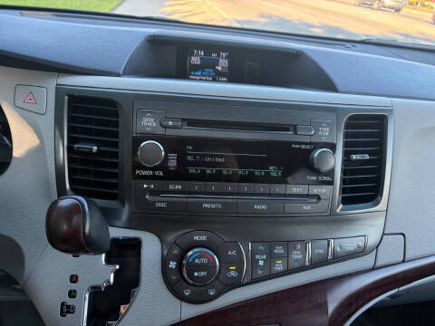 2014 Toyota Sienna XLE 7-Passenger