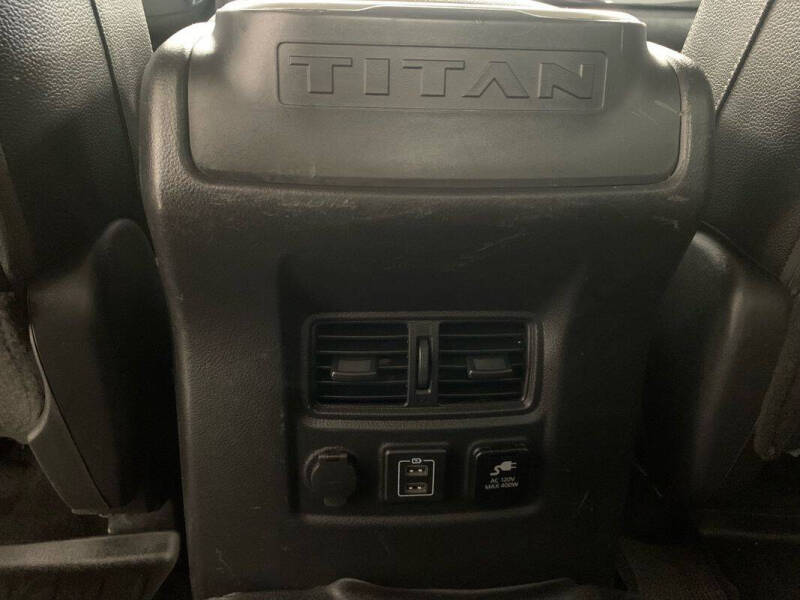 2019 Nissan Titan SV