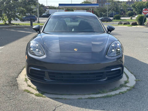 2018 Porsche Panamera 4