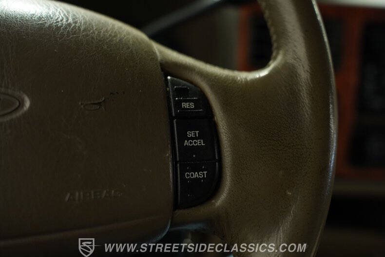 2000 Ford Excursion XLT