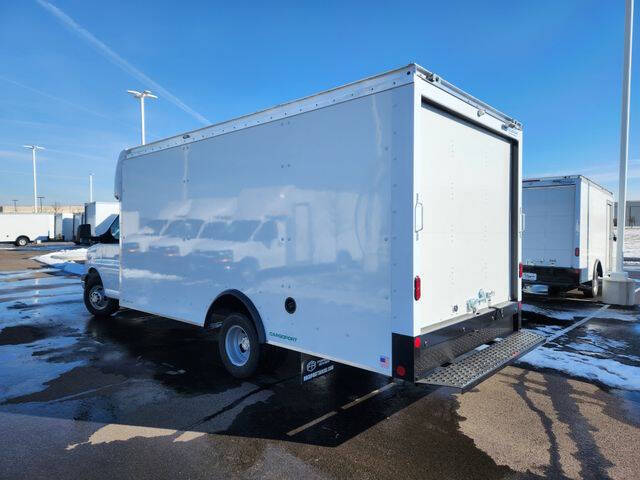 2025 Chevrolet Express 3500
