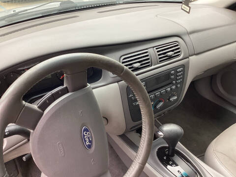 2004 Ford Taurus SES