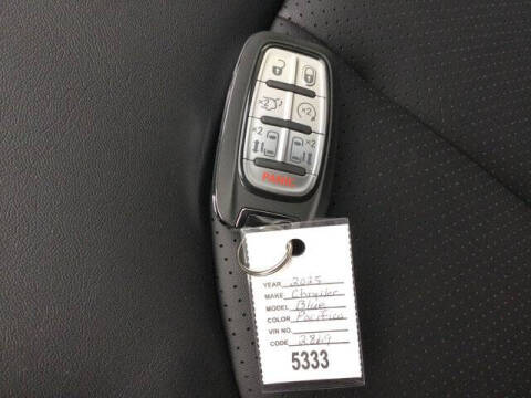 2025 Chrysler Pacifica Select