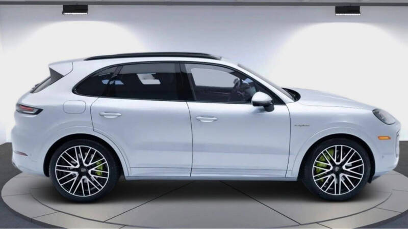 2025 Porsche Cayenne Turbo E-Hybrid