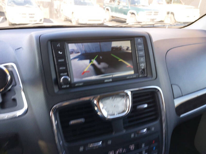 2013 Chrysler Town and Country Touring