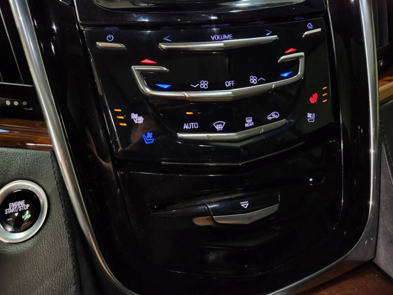 2017 Cadillac Escalade Luxury