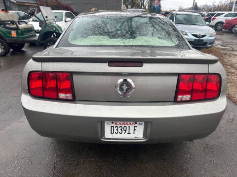 2008 Ford Mustang V6 Deluxe