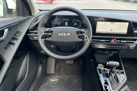 2025 Kia Niro SX